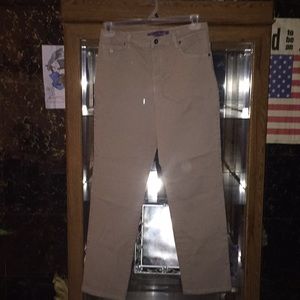 Gloria Vanderbilt jeans